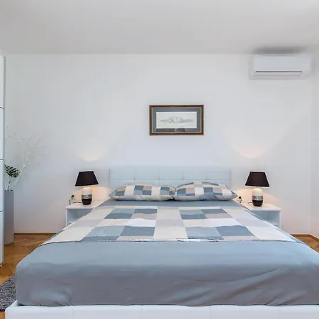 3 Bedroom Gorgeous In *