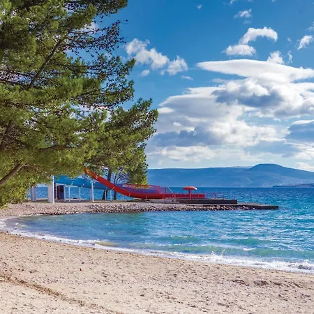 3 Bedroom Gorgeous In Holiday home