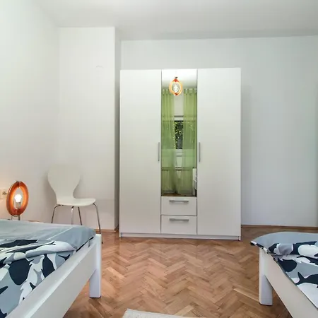 3 Bedroom Gorgeous In 別荘 ヤドラニヴォ
